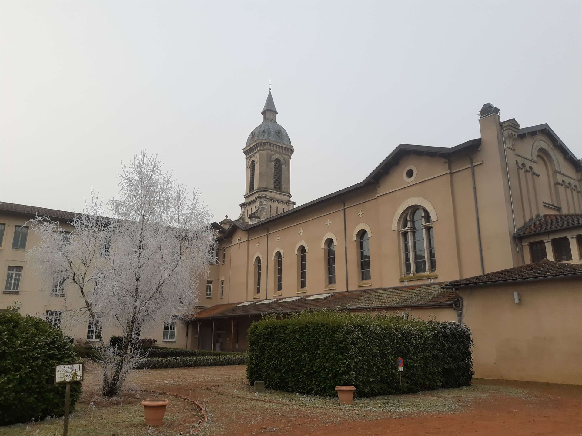 abbaye saint-jodard parking