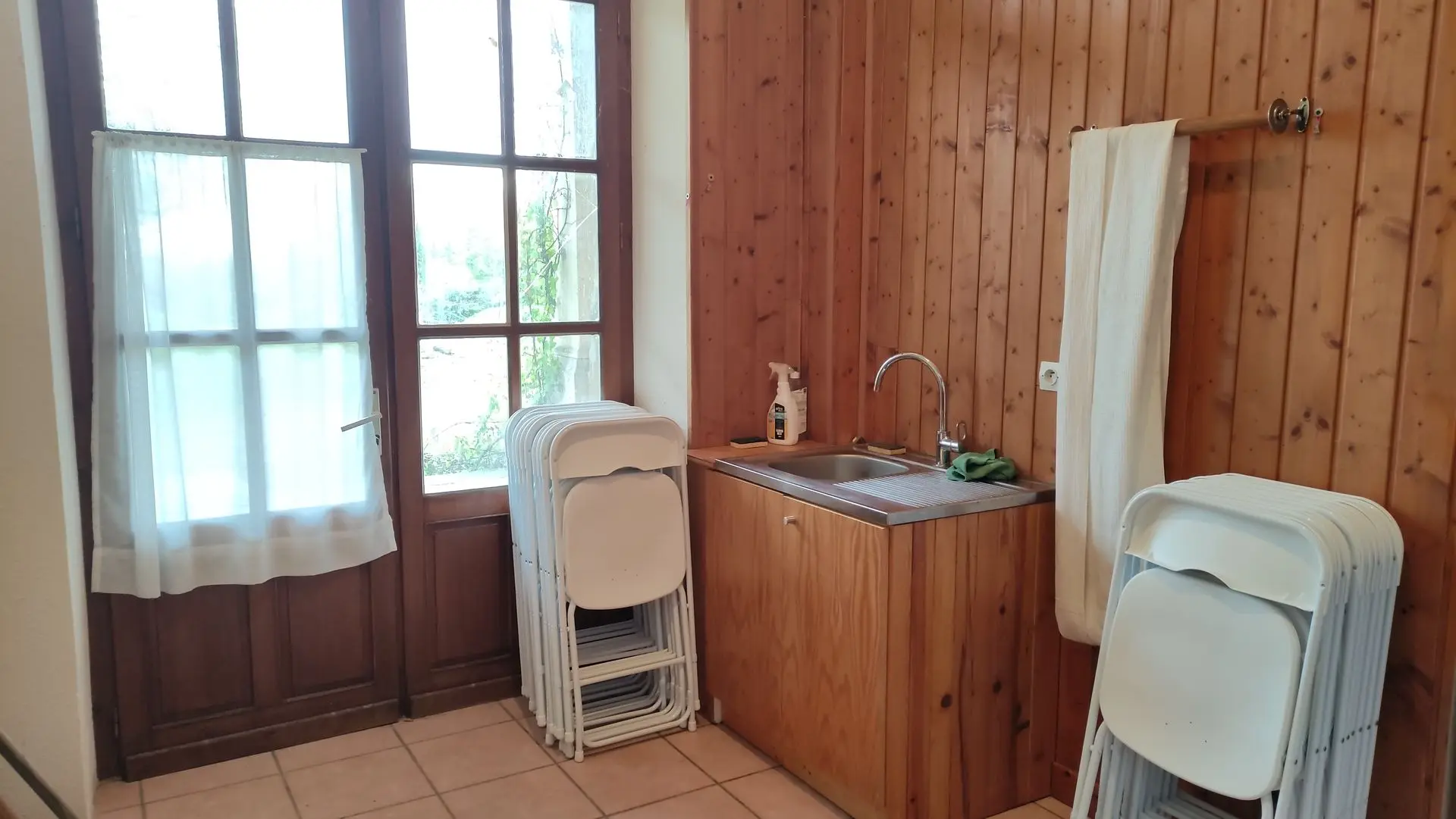 Point d'eau Siloé - chaises pliantes